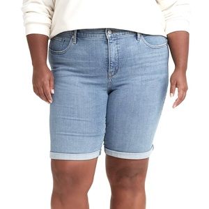 NWOT Levi’s Classic Bermuda Shorts